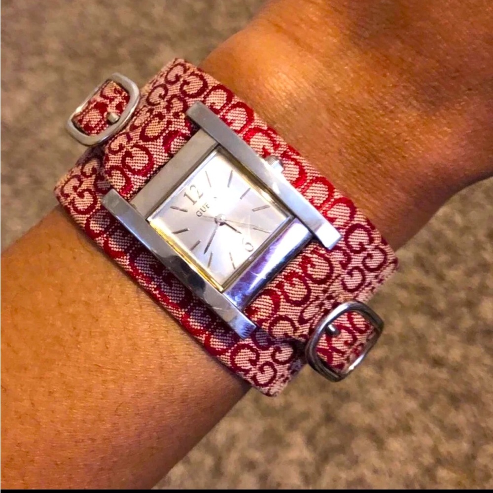 GUESS Watch with Changeable Bands - Picture 2 of 9